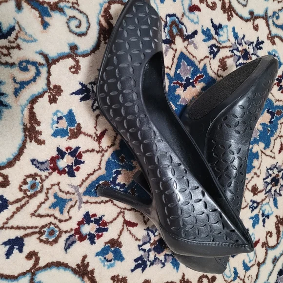 Shoes - Picture 2 of 2